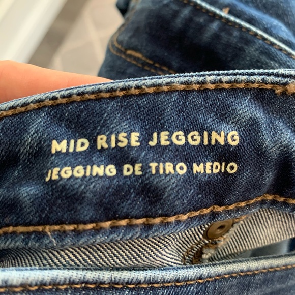 **SOLD** Universal Thread mid rise jeggings - Picture 2 of 3